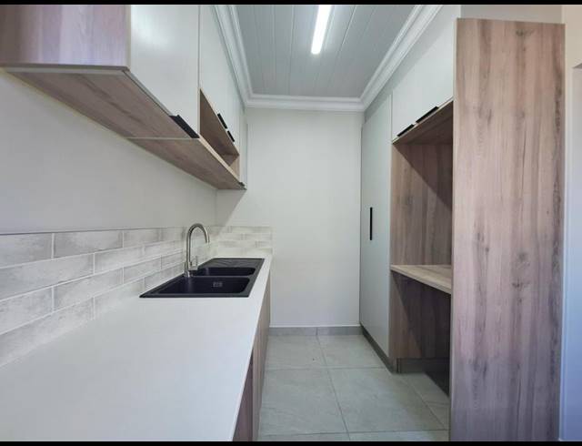 3 BEDROOM TOWNHOUSE FOR SALE IN ISLAND VIEW